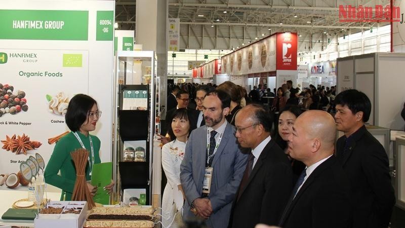 Thực phẩm và đồ uống Việt Nam tạo ấn tượng mạnh tại SIAL 2022 ảnh 3