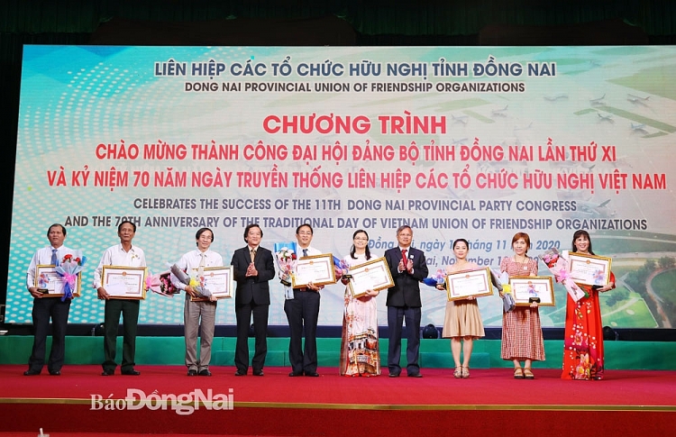 Chương trình chào mừng thành công Đại hội Đảng bộ tỉnh lần thứ XI, nhiệm kỳ 2020 2025 và kỷ niệm 70 năm Ngày truyền thống Liên hiệp Các tổ chức hữu ng