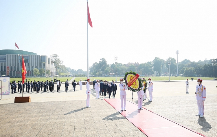 Chùm ảnh Liên hiệp Hữu nghị báo công dâng bác nhân kỷ niệm 70 năm Ngày Truyền thống