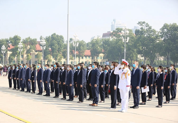 Chùm ảnh Liên hiệp Hữu nghị báo công dâng bác nhân kỷ niệm 70 năm Ngày Truyền thống