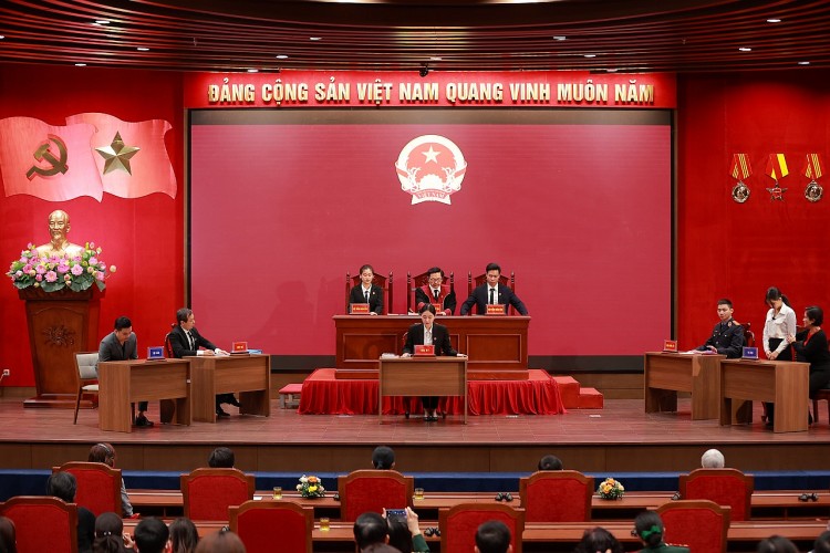 Phiên tòa giả định việc xét xử.