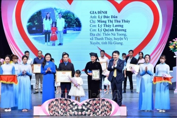 xay dung gia dinh tre tien bo de gop phan tao nen xa hoi hanh phuc
