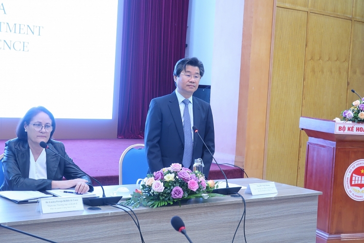 ông Đỗ Nhất Hoàng - Cục trưởng Cục Đầu tư nước ngoài (Bộ Kế hoạch và Đầu tư) phát biểu khai mạc Hội thảo