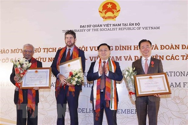 Chủ tịch Quốc hội gặp gỡ lãnh đạo các Hội hữu nghị Ấn Độ-Việt Nam | Chính trị | Vietnam+ (VietnamPlus)