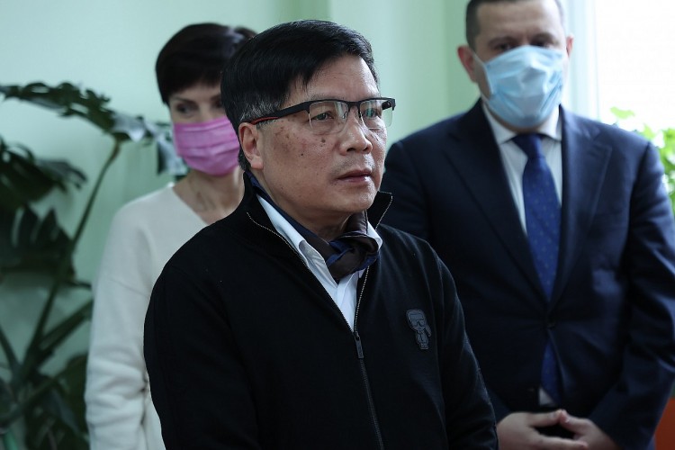 Lãnh sự danh dự Nguyễn Văn Khanh phát biểu tại buổi lễ.