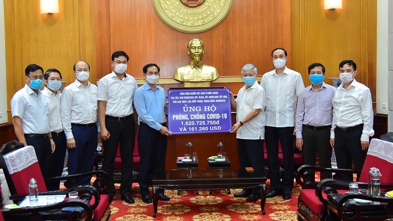 Kiều bào gửi nhiều sáng kiến, đề xuất tâm huyết trong công tác chống dịch COVID-19