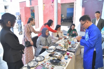 Nét đẹp văn hóa Việt Nam giữa miền đất Phật