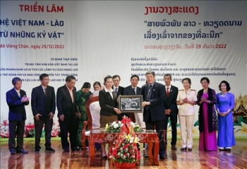 60 nam quan he viet nam lao chuyen ke tu nhung ky vat