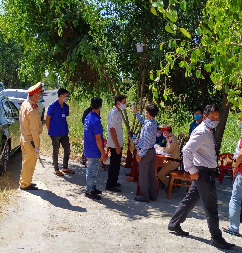 ca mau lap chot tram kiem soat nghiem ngat dich benh covid 19