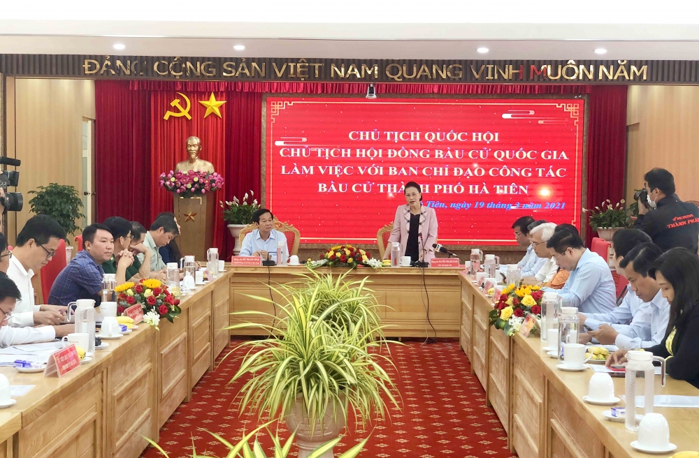 Chủ tịch Quốc hội đánh giá cao công tác phòng chống dịch bệnh Covid-19 của TP Hà Tiên