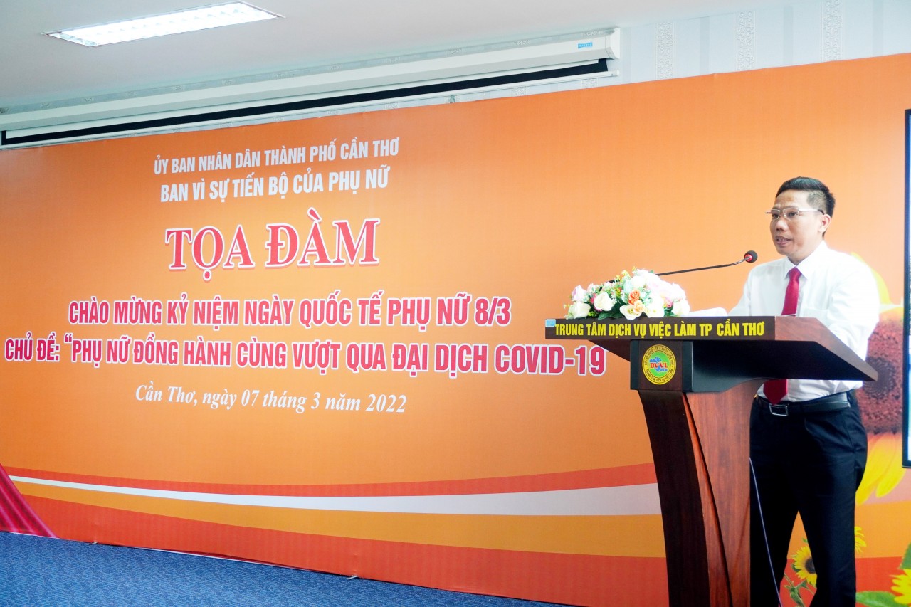 Phụ nữ Cần Thơ thể hiện vai trò quan trọng trong phòng chống dịch COVID-19