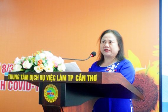 Phụ nữ Cần Thơ thể hiện vai trò quan trọng trong phòng chống dịch COVID-19