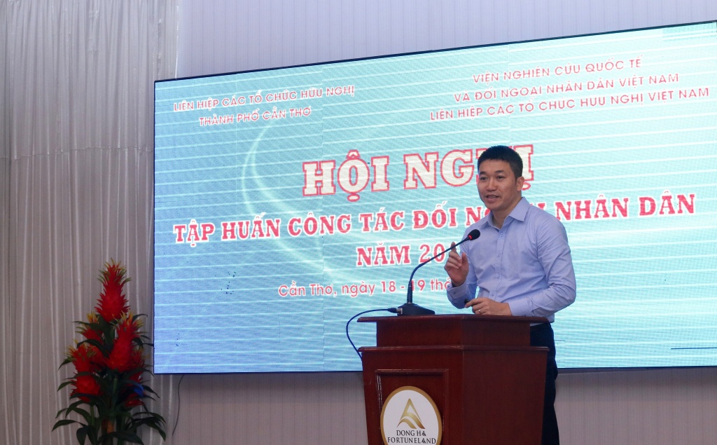 300 can bo vien chuc tai can tho tham gia tap huan doi ngoai nhan dan