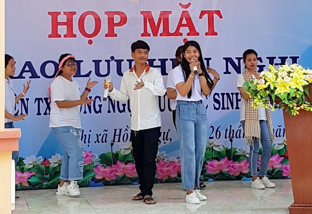 dong thap thi xa vung bien hong ngu giao luu huu nghi voi luu hoc sinh campuchia