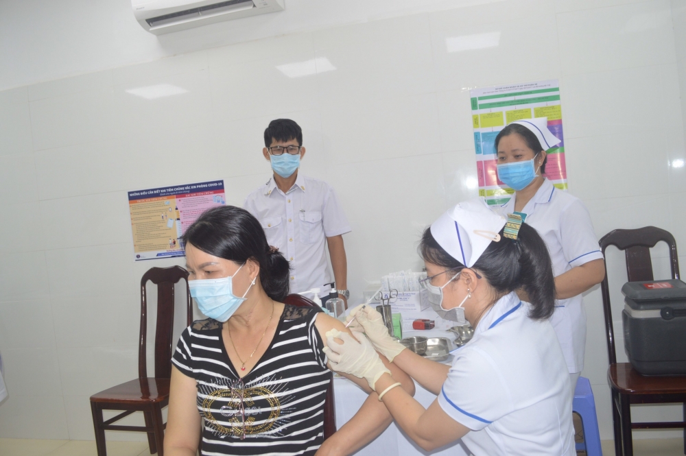 Cần Thơ: Triển khai tiêm vắc xin phòng COVID-19 đồng loạt ở các điểm tiêm trên địa bàn