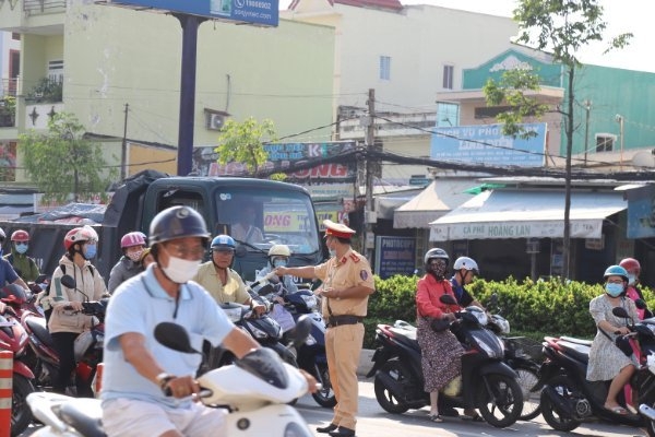 Cần Thơ: Ra quân kiểm tra, tuyên truyền đeo khẩu trang nơi công cộng phòng dịch Covid-19