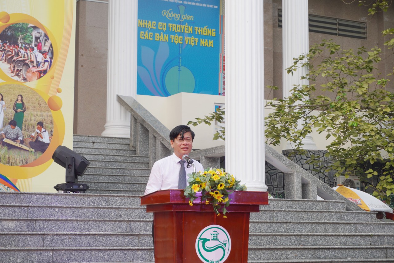 Giới thiệu với bạn bè quốc tế sự độc đáo của nhạc cụ truyền thống các dân tộc Việt Nam