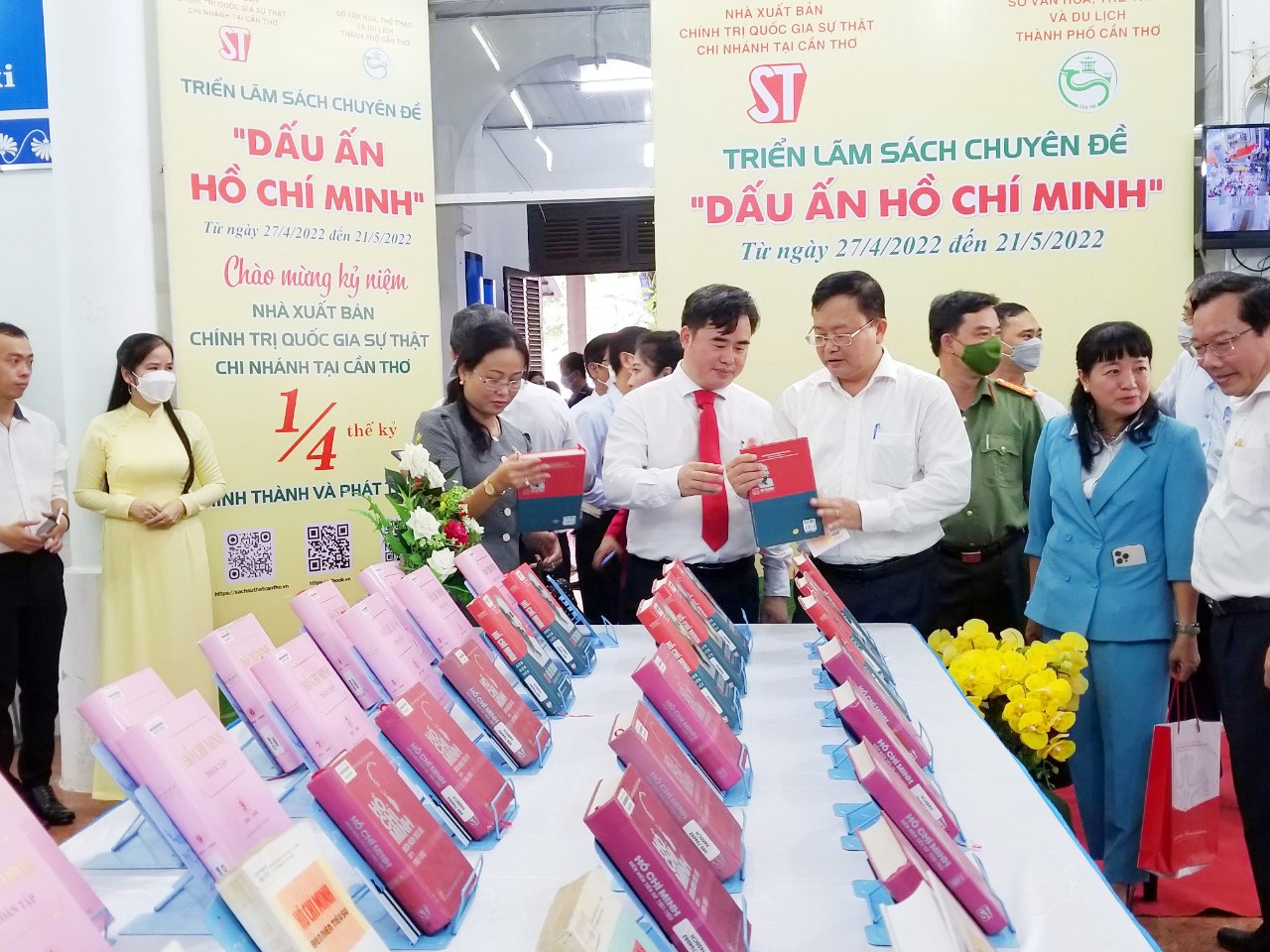 Cần Thơ: khai mạc triển lãm sách chuyên đề “Dấu ấn Hồ Chí Minh”