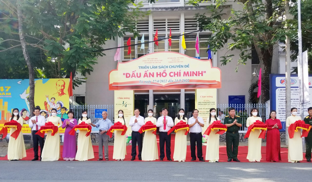 Cần Thơ: khai mạc triển lãm sách chuyên đề “Dấu ấn Hồ Chí Minh”