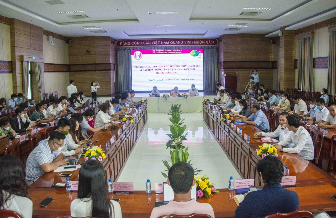 200 món ăn chế biến từ sen tại Lễ hội Sen Đồng Tháp lần thứ I