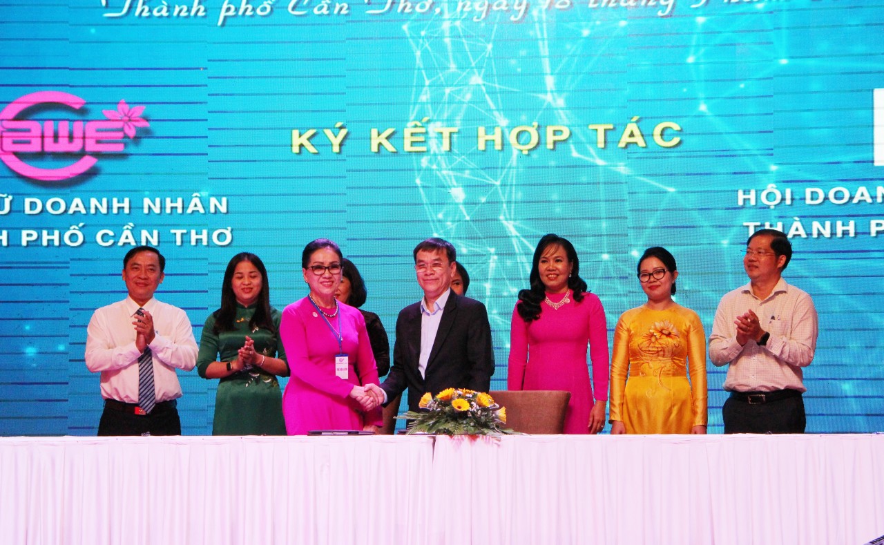 TP. Cần Thơ: Xây dựng Hội Nữ doanh nhân “Bản lĩnh - Khát vọng - Nhân ái” TP. Cần Thơ: Xây dựng Hội Nữ doanh nhân “Bản lĩnh - Khát vọng - Nhân ái”