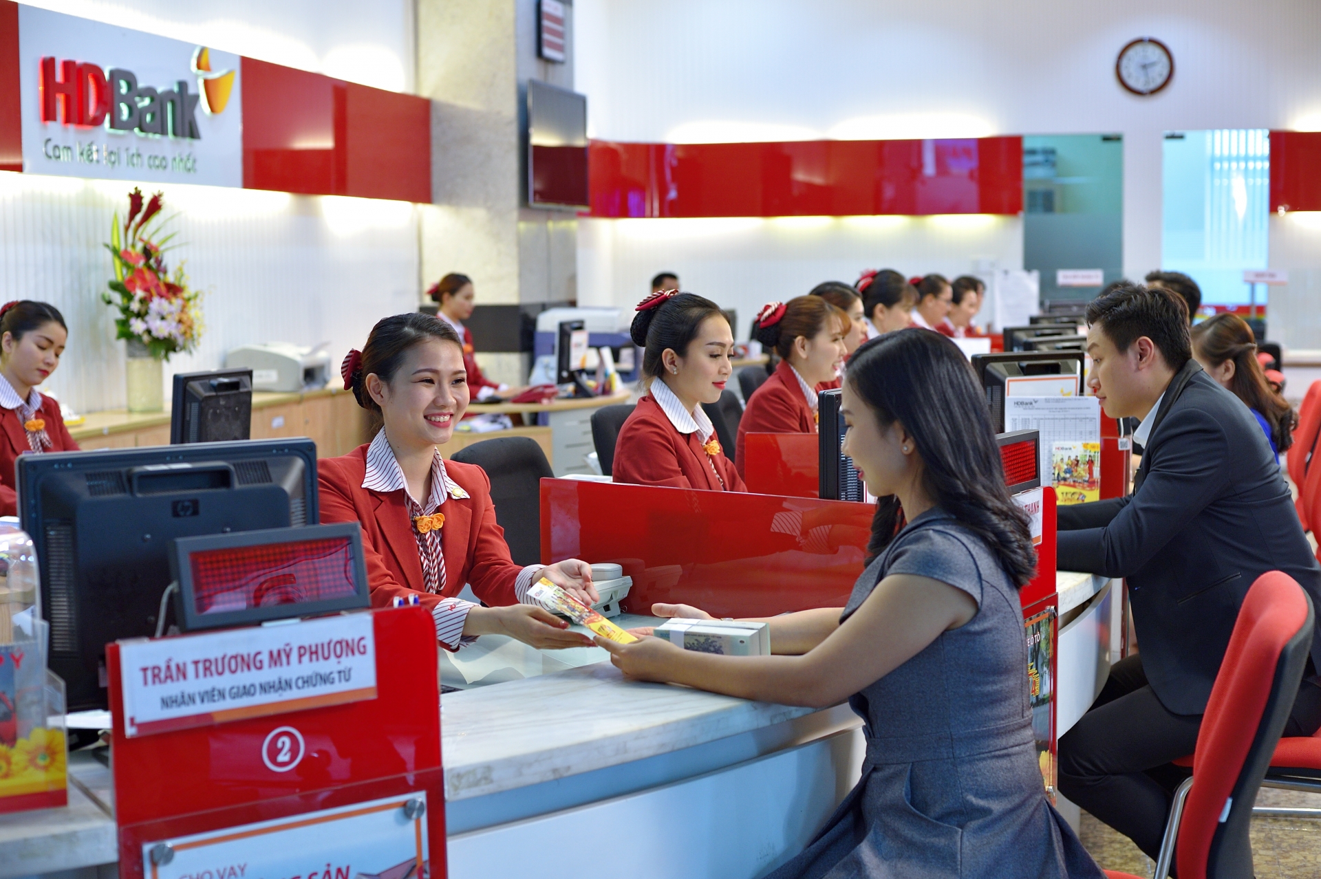 hdbank tien phong trien khai mo tai khoan doanh nghiep online