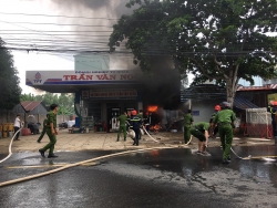An Giang: Cháy xe bồn chở xăng, 1 người chết, 2 người bị bỏng nặng
