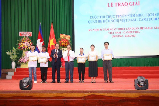 Cần Thơ: Trao giải cuộc thi trực tuyến “Tìm hiểu lịch sử quan hệ hữu nghị Việt Nam - Campuchia”