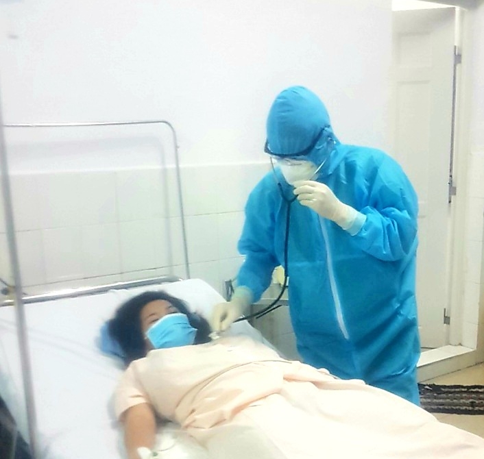 Phẫu thuật lấy thai thành công cho sản phụ nghi nhiễm Covid-19
