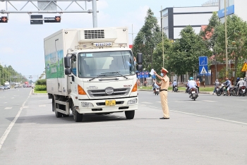 Cần Thơ tổ chức lại hoạt động vận tải hàng hóa thiết yếu