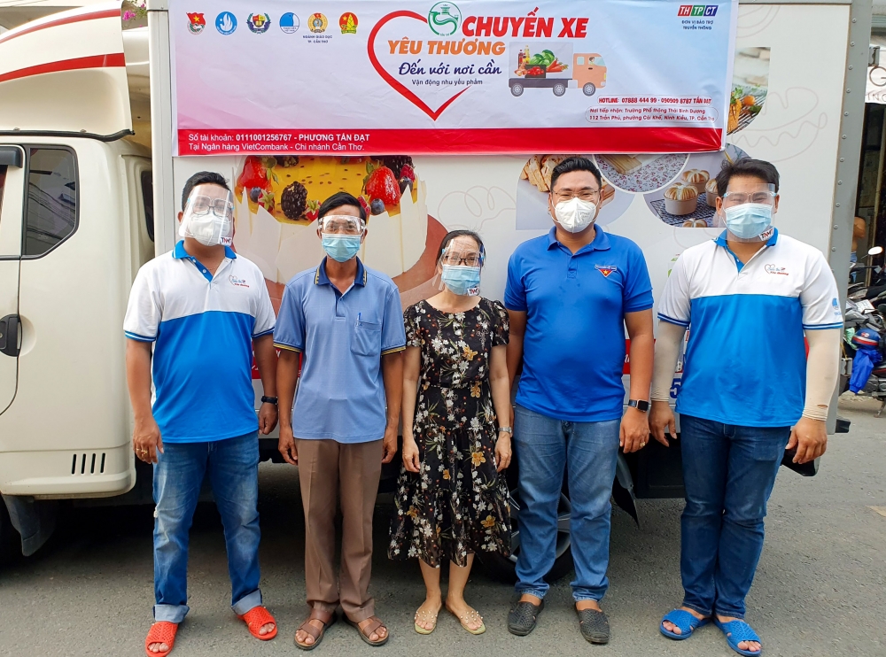 “Chuyến xe yêu thương” hỗ trợ người dân gặp khó do ảnh hưởng dịch Covid-19