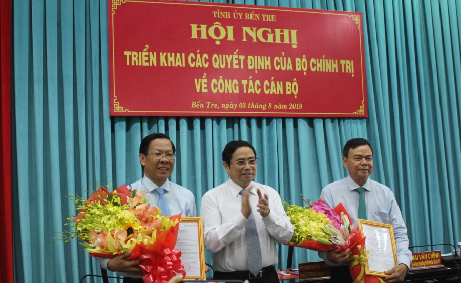 ong phan van mai giu chuc vu bi thu tinh uy ben tre