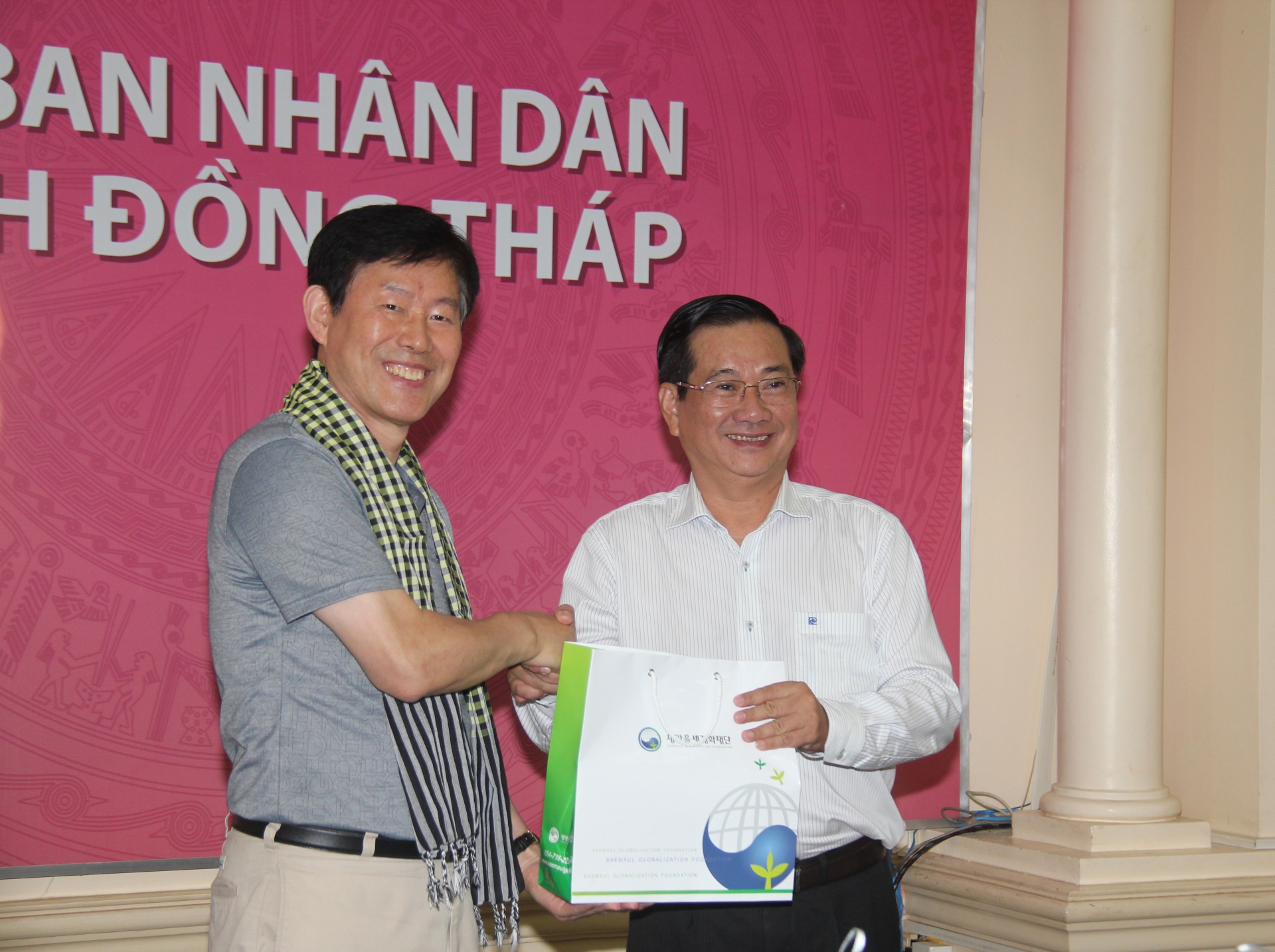 dong thap trien khai thi diem lang nong thon moi theo mo hinh cua han quoc