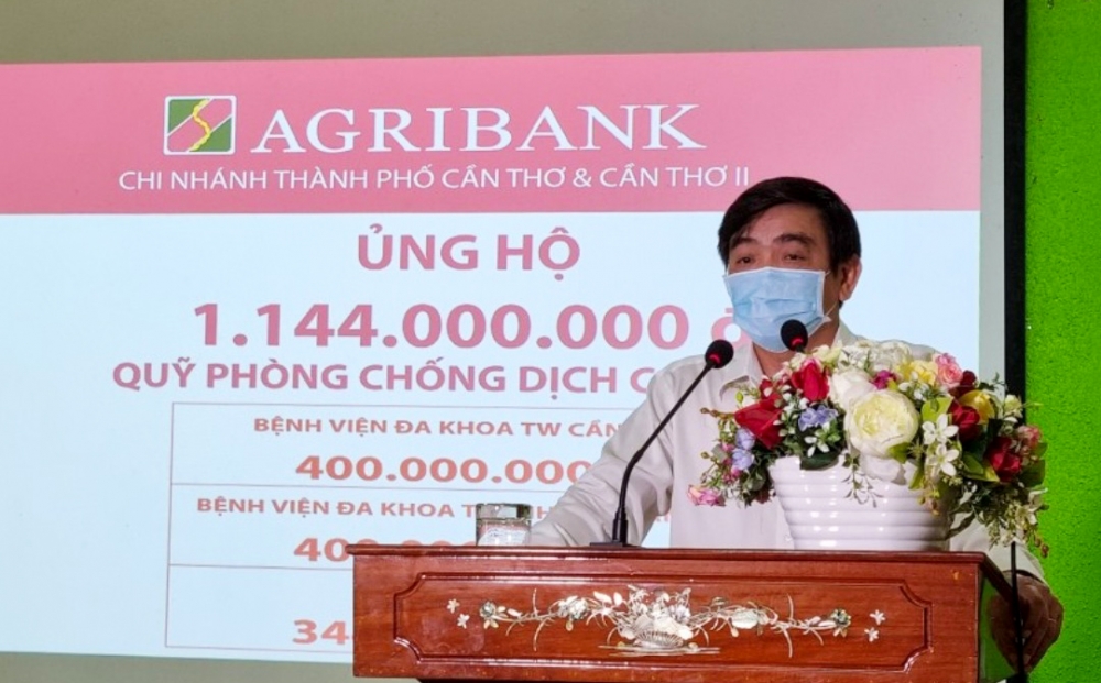 Chi nhánh Agribank tại Cần Thơ, Sóc Trăng tiếp tục ủng hộ Quỹ phòng chống dịch Covid-19