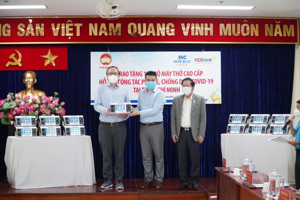 Tập đoàn Sovico và HDBank tặng 100 máy thở hiện đại cho TP. Hồ Chí Minh