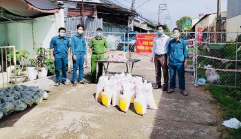 an giang ho tro kip thoi cho hang chuc ngan nguoi gap kho ve luong thuc thuc pham