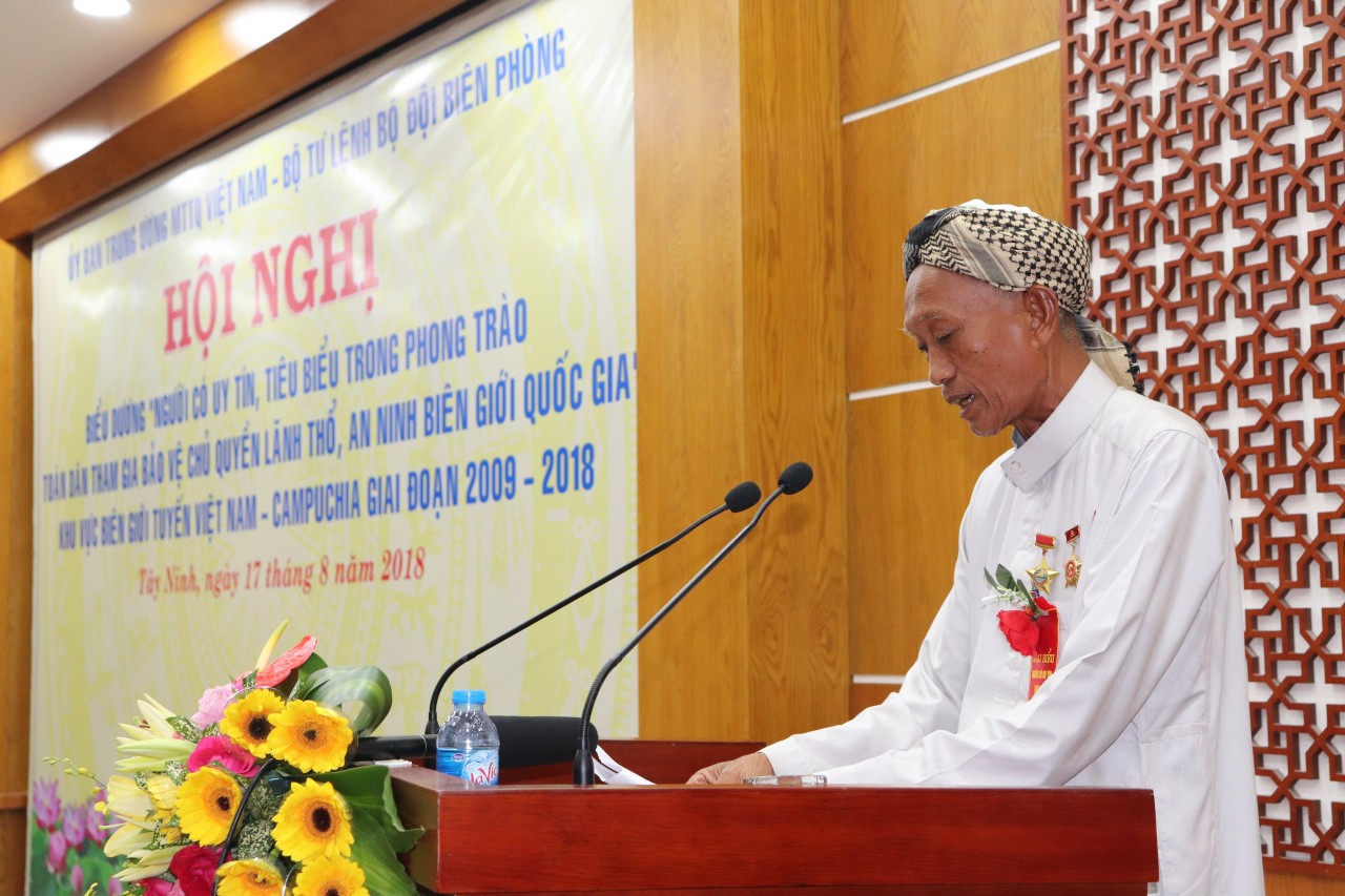 An Giang: Vị Giáo cả người Chăm tích cực bảo vệ đường biên