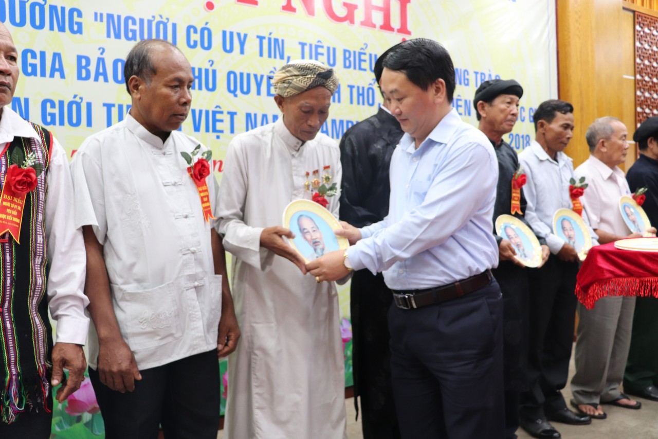 An Giang: Vị Giáo cả người Chăm tích cực bảo vệ đường biên