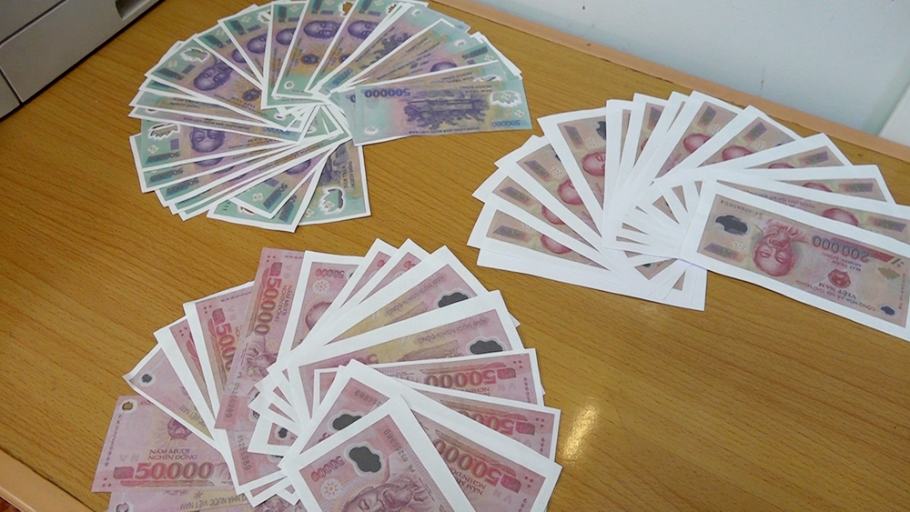 an giang bat 3 doi tuong lam va luu hanh tren 28 trieu dong tien gia