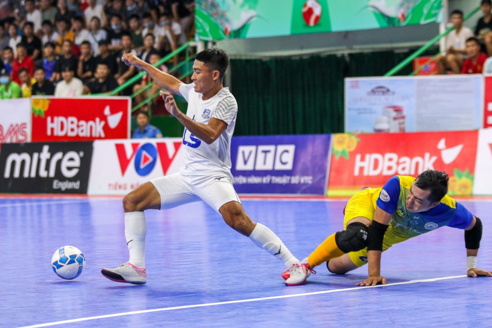 Thắng 9-1 trước Sanvinest Sanna Khánh Hòa, Thái Sơn Nam bảo vệ thành công chức vô địch