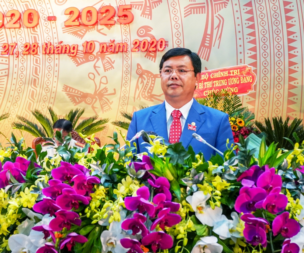 Chú trọng phát triển kinh tế biển, xây dựng tỉnh Cà Mau phát triển nhanh, bền vững.