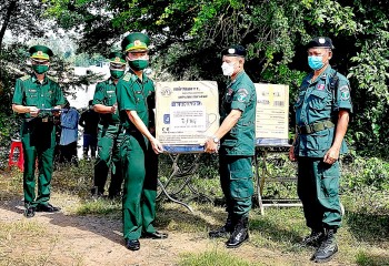 An Giang: Hỗ trợ vật chất phòng, chống dịch Covid-19 cho nước bạn Campuchia