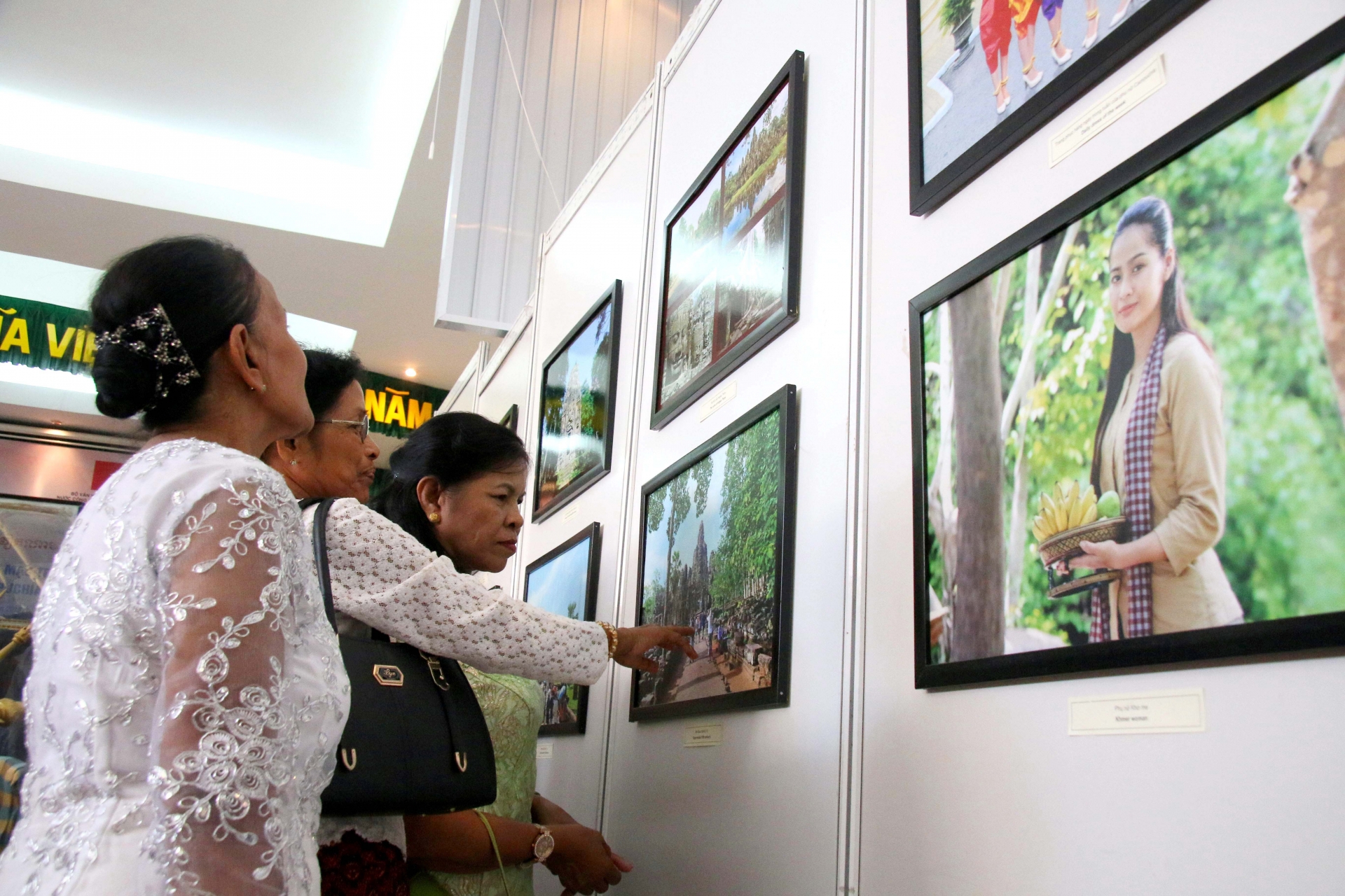 lan dau tien tuan van hoa campuchia duoc to chuc tai mien tay viet nam