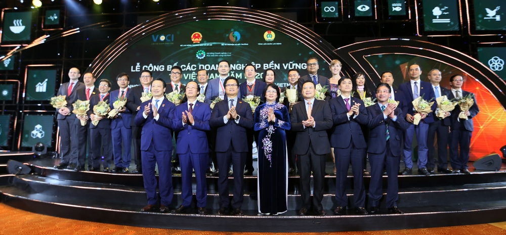 HDBank tiếp tục lọt top 10 doanh nghiệp bền vững của năm