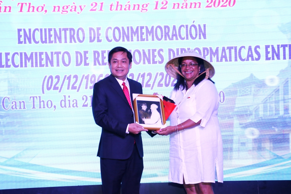 Cần Thơ tổ chức họp mặt kỷ niệm 60 năm thiết lập quan hệ ngoại giao Việt Nam - Cuba