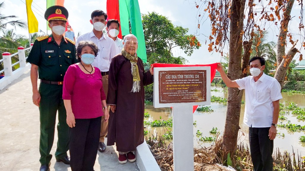 Khánh thành cầu giao thông nông thôn do Liên hiệp Kiên Giang vận động tài trợ