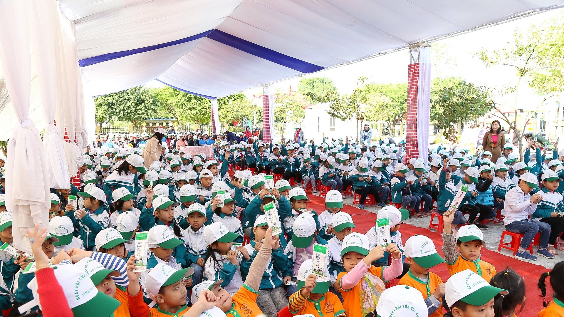 130000 tre em mam non va tieu hoc ha nam thu huong chuong trinh sua hoc duong