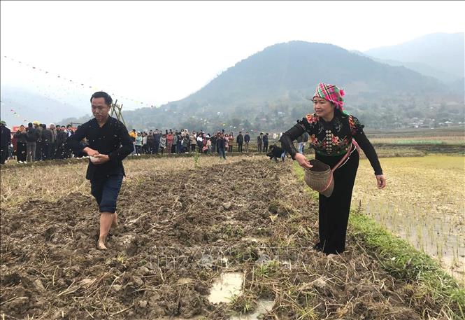 Đến Than Uyên xem Lễ hội Lùng Tùng của người Thái Chú thích ảnh