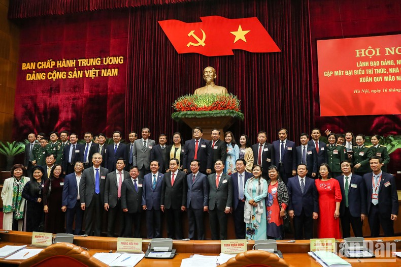 Tạo động lực để đội ngũ trí thức, nhà khoa học, văn nghệ sĩ tận tâm, tận hiến với đất nước ảnh 3