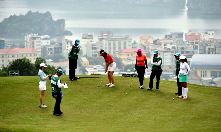 Du lịch golf là dòng sản phẩm du lịch cao cấp có khả năng thu hút đối tượng khách có mức chi tiêu cao. Ảnh: Hà Nội mới